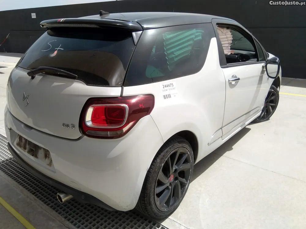 DS DS 3 1.2 THP 110 / PureTech 110 (SAHNPS, SAHNZ6, SAHNZT) (81 kW / 110 cv) [04.2015 - 07.2019] - 17 — photo 5