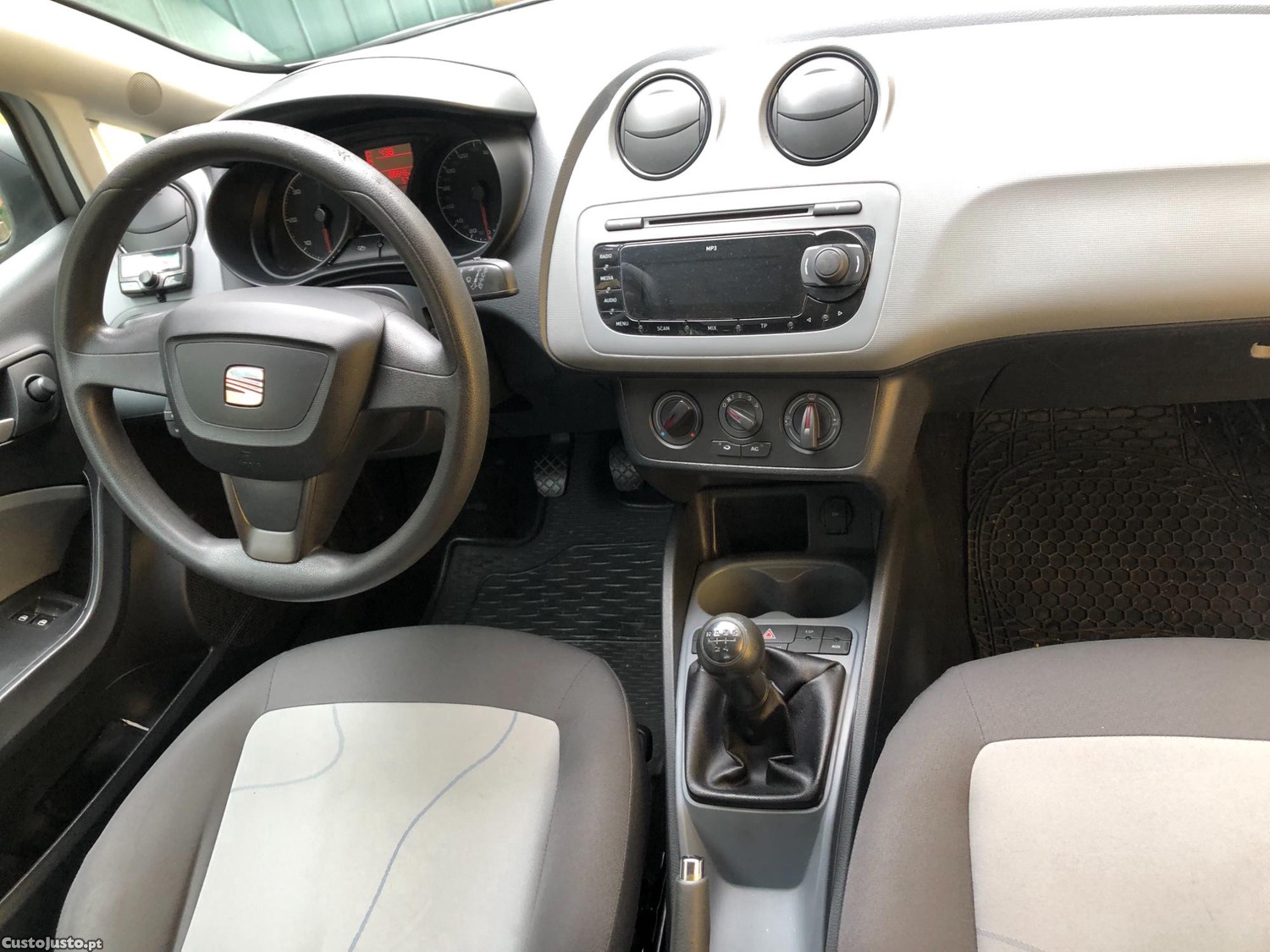SEAT Ibiza 1.2 TDi — fotografia 3