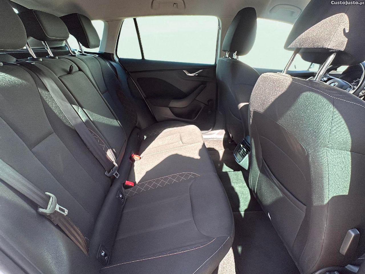 Skoda Scala 1.0 TSI Ambition — fotografia 2
