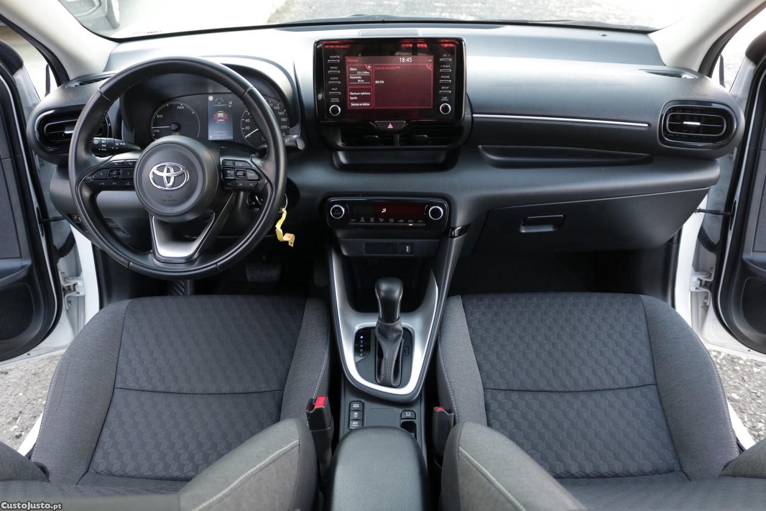 Toyota Yaris 1.5 HDF Comfort Plus Auto 115cv — fotografia 37