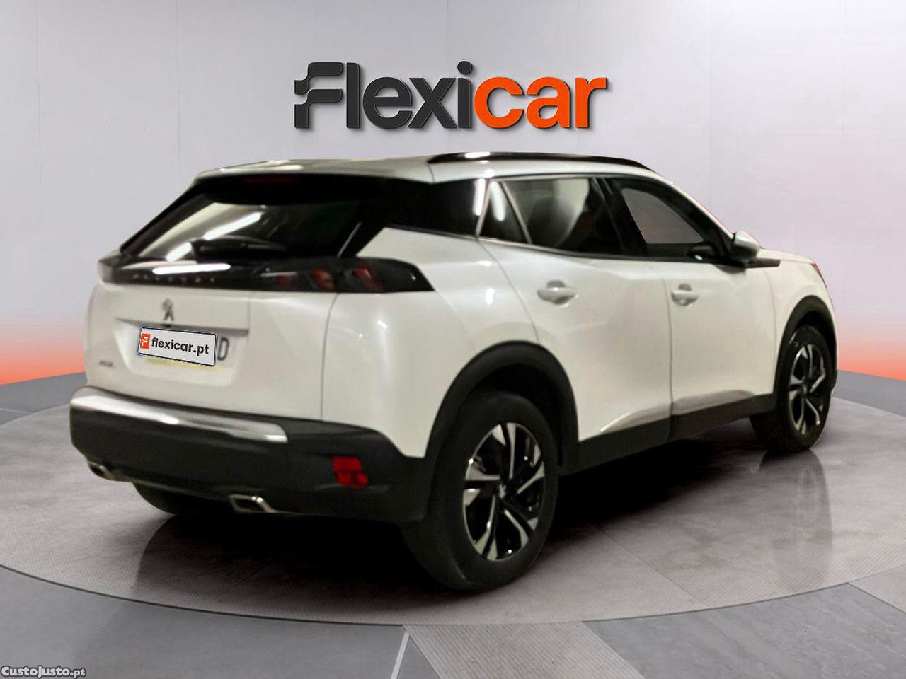 Peugeot 2008 1.2 PureTech Allure — fotografia 19