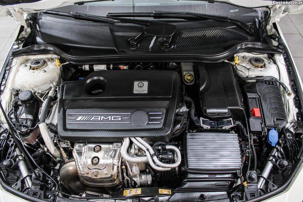 Mercedes-Benz CLA 45 AMG Shooting Brake 4-Matic — fotografia 3
