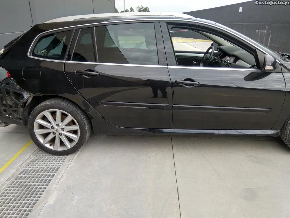 Renault Laguna 2.0 dCi (KT0M, KT0N, KT0S, KT19, KT1F) (127 kW / 173 cv) [01.2008 - 12.2015] - 09 — photo 4