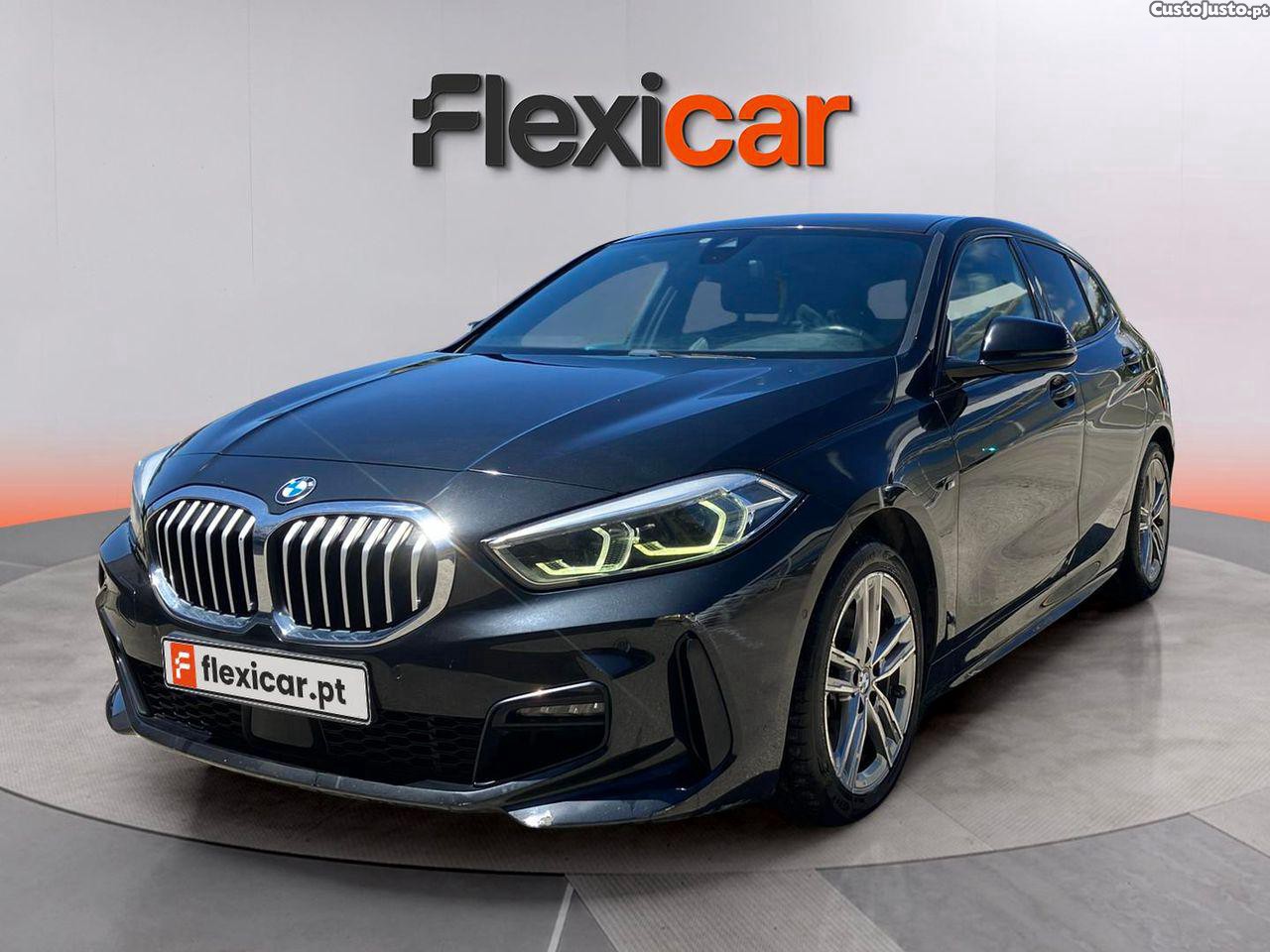 BMW 116 d Pack Desportivo M Auto — fotografia 17