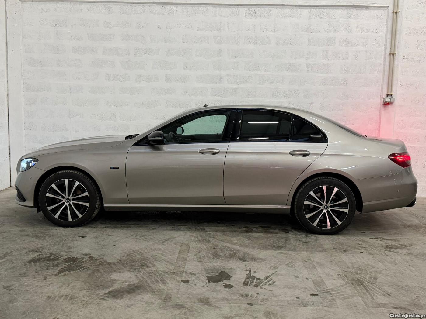 Mercedes-Benz E 300 de Avantgarde 4Matic — fotografia 17
