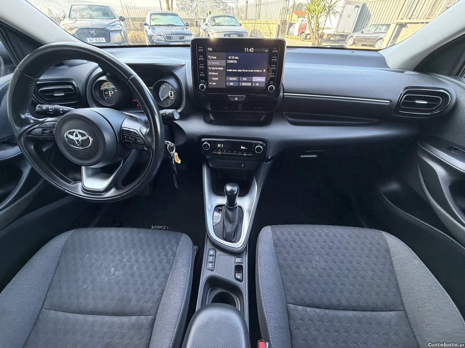 Toyota Yaris 1.5 HybridExclusive — fotografia 6