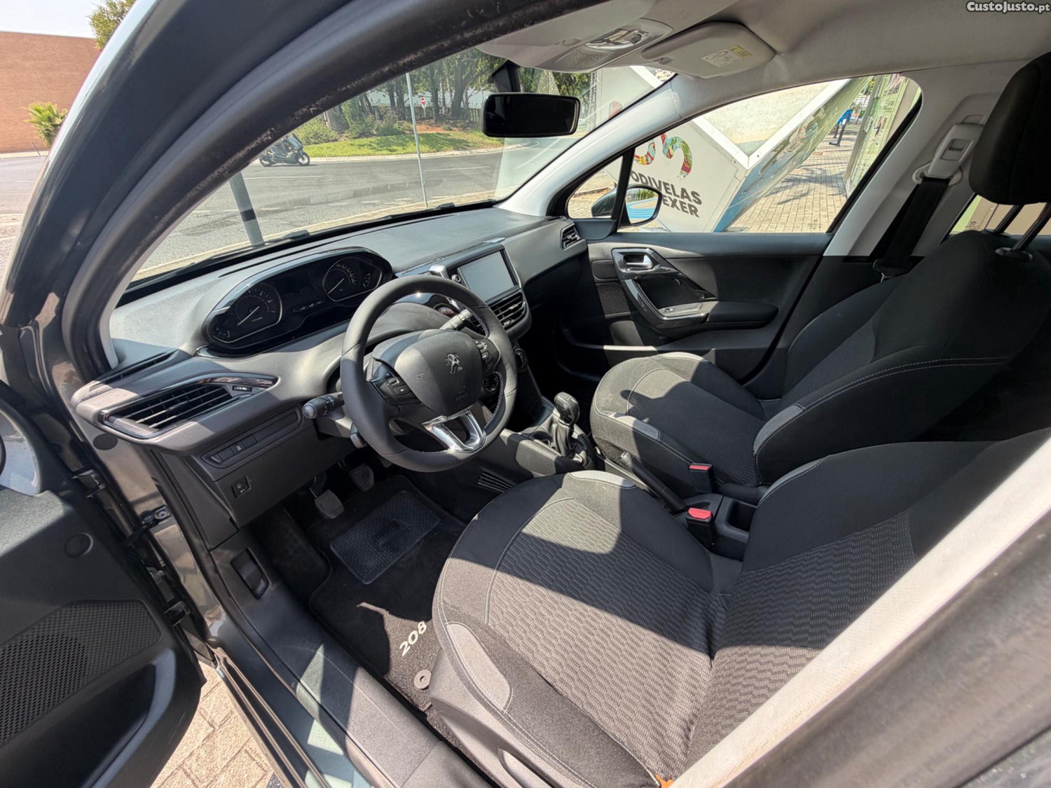 Peugeot 208 1.2 PURETECH ACTIVE — fotografia 8