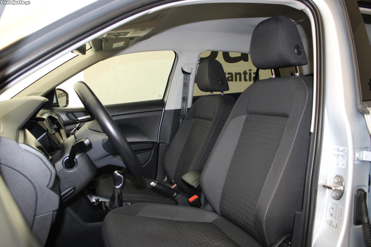 Volkswagen T-Cross 1.0 TSI LIFE — fotografia 3