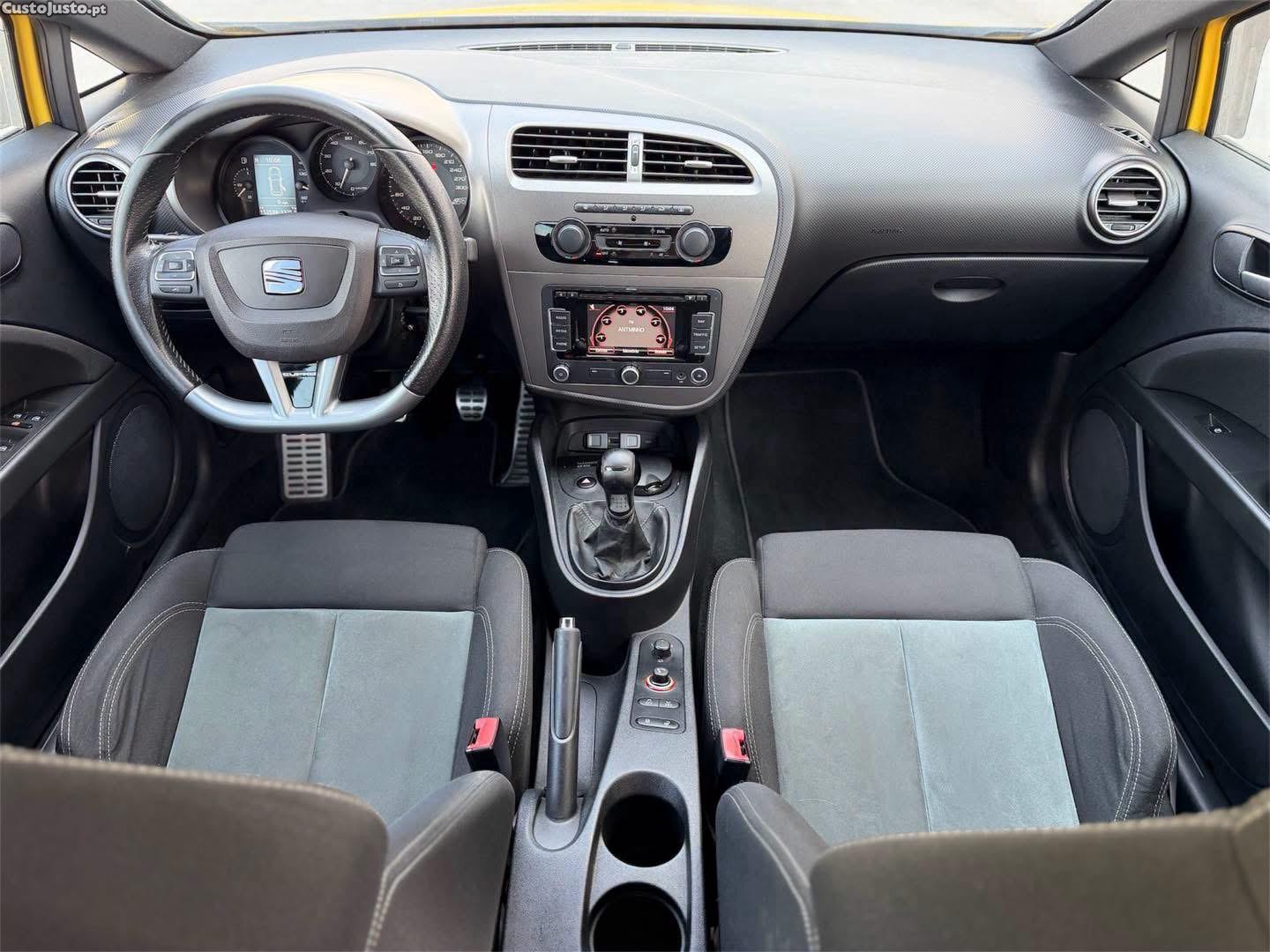 SEAT Leon 2.0 TSi Cupra R — fotografia 12