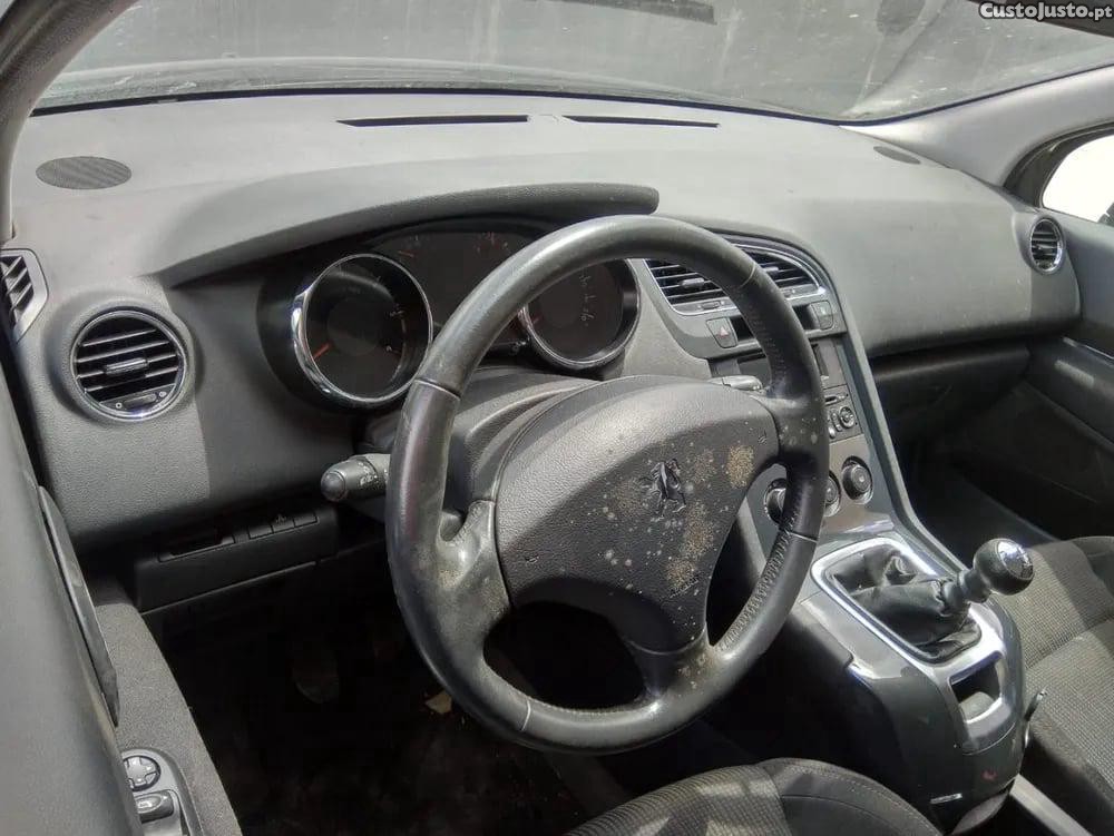 Peugeot 5008 1.6 HDi (82 kW / 112 cv) [08.2010 - 03.2017] — photo 4