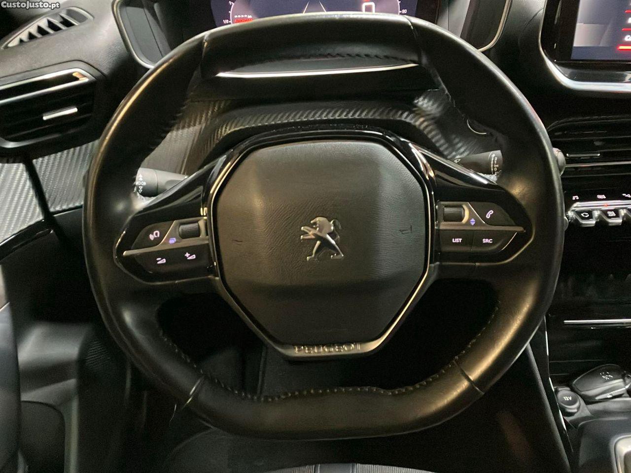 Peugeot 2008 1.2 PureTech Allure — fotografia 12