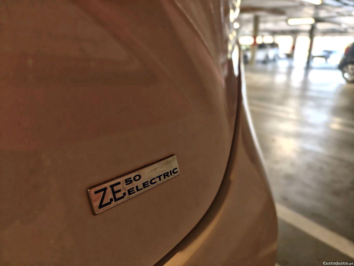 Renault Zoe R110 - 52kW - Baterias Próprias - 2020 — fotografia 7