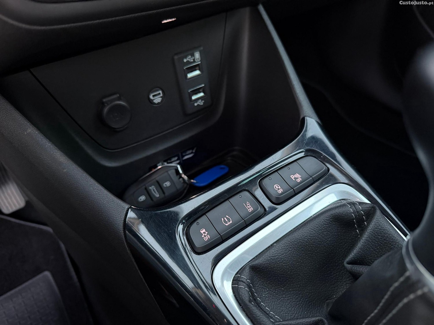 Opel Crossland X 1.2 Business Edition — fotografia 11