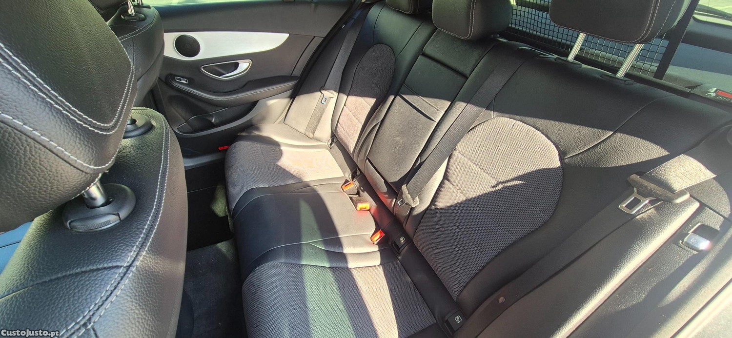 Mercedes-Benz C 350 350 E — fotografia 2