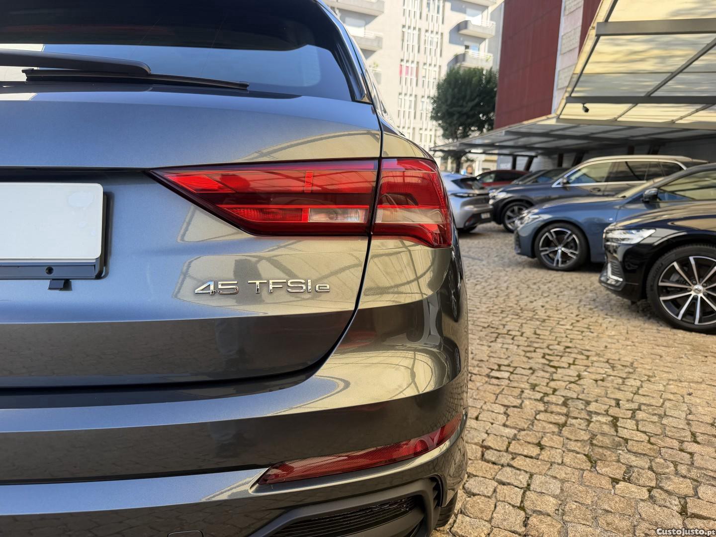 Audi Q3 45 TFSIe S line S tronic — fotografia 17