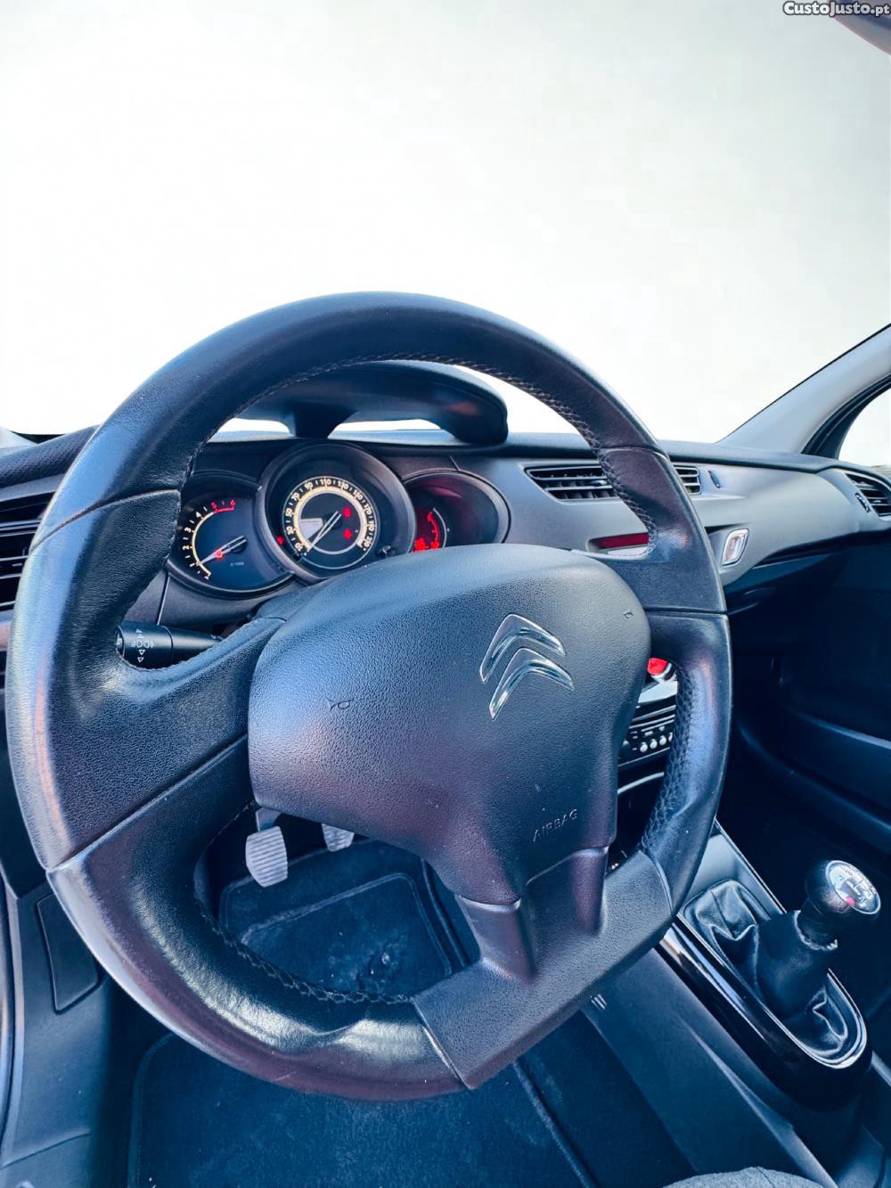 Citroën C3 BlueHDi S&S Feel — fotografia 4