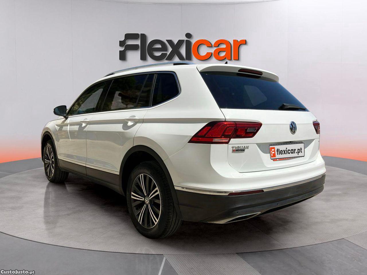 Volkswagen Tiguan 2.0 TSI 4Motion DSG Life — fotografia 17