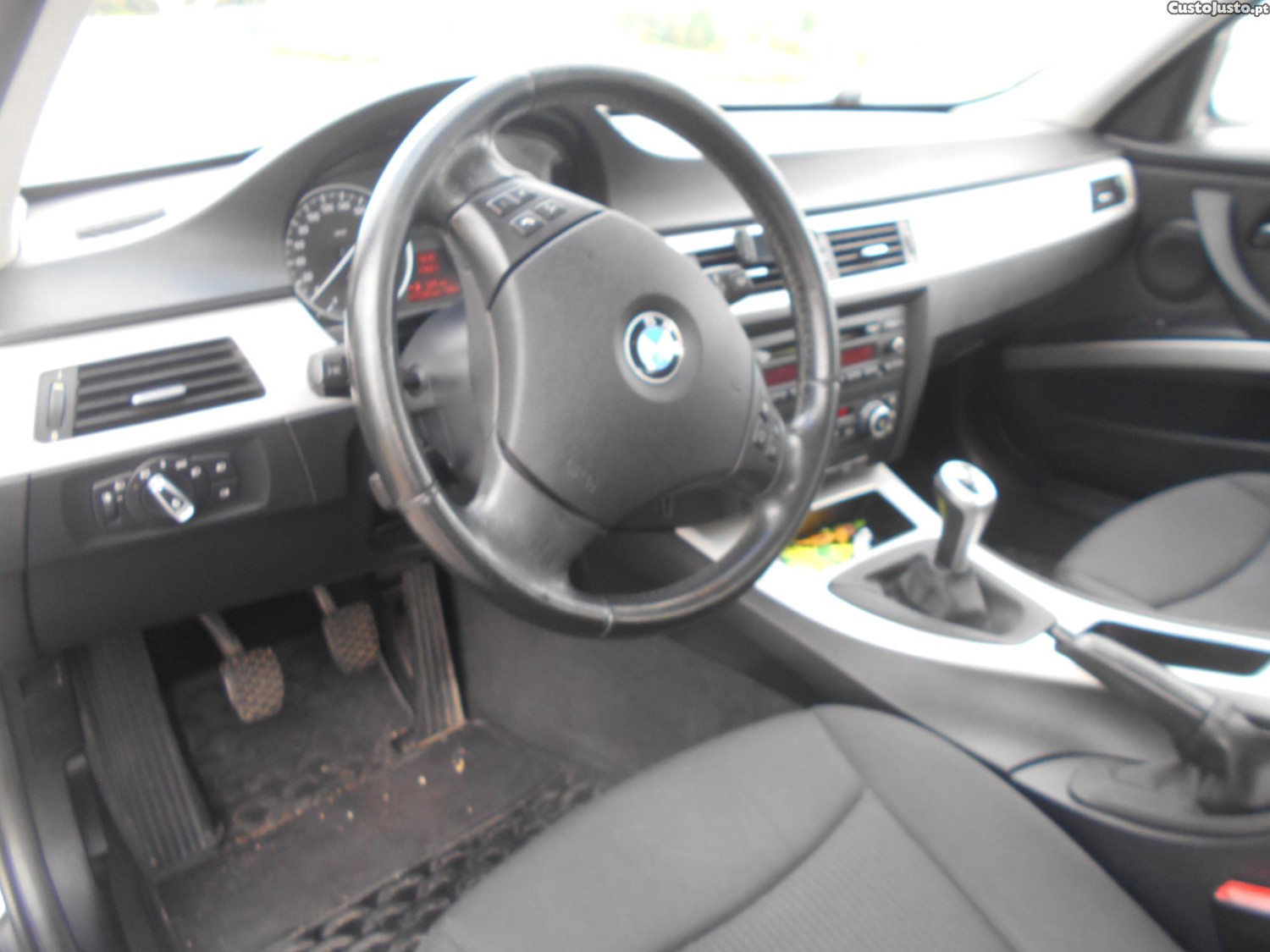 BMW 320 touring — fotografia 4