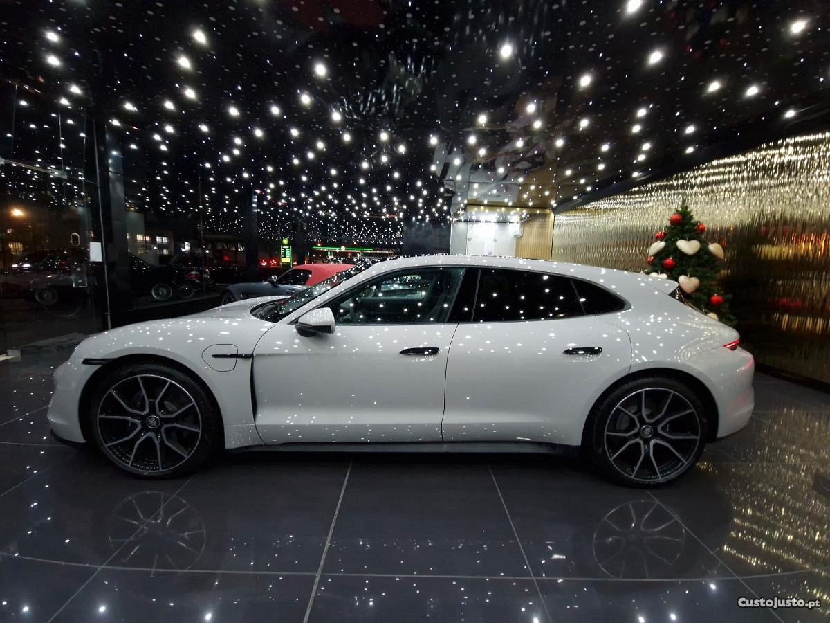 Porsche Taycan Sport Turismo — fotografia 9