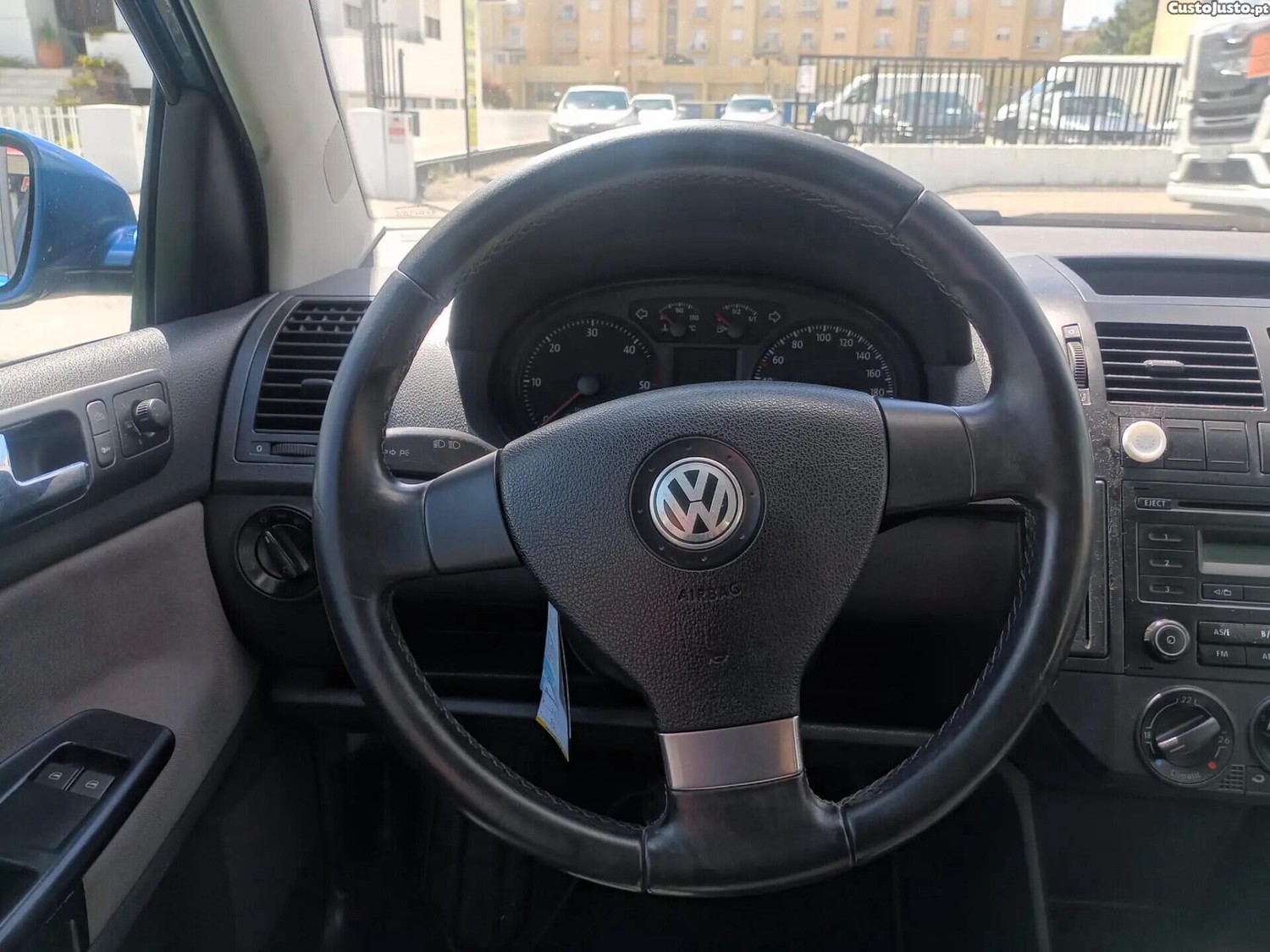 Volkswagen Polo 1.4 TDi Confortline — fotografia 6