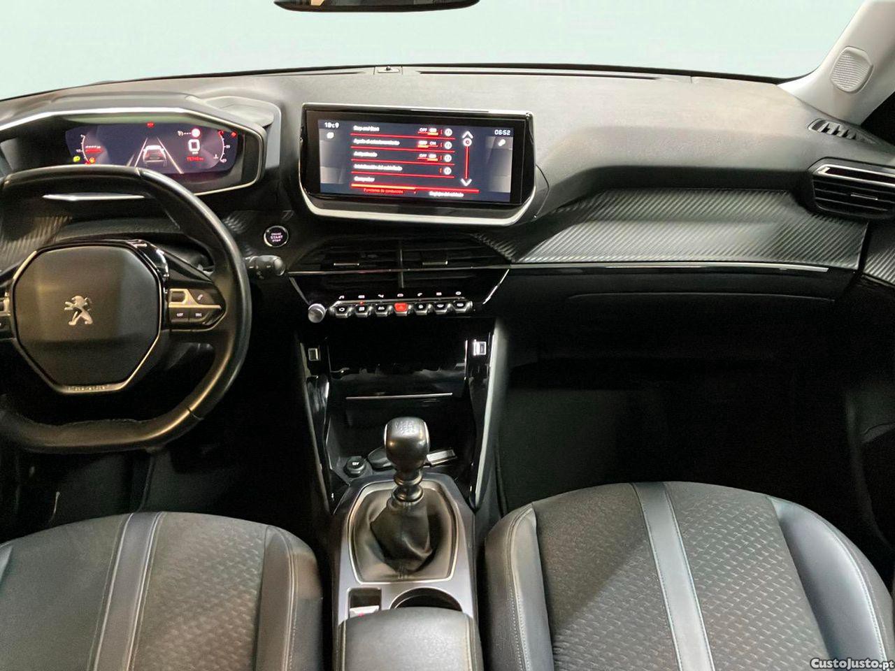 Peugeot 2008 1.2 PureTech Allure — fotografia 15