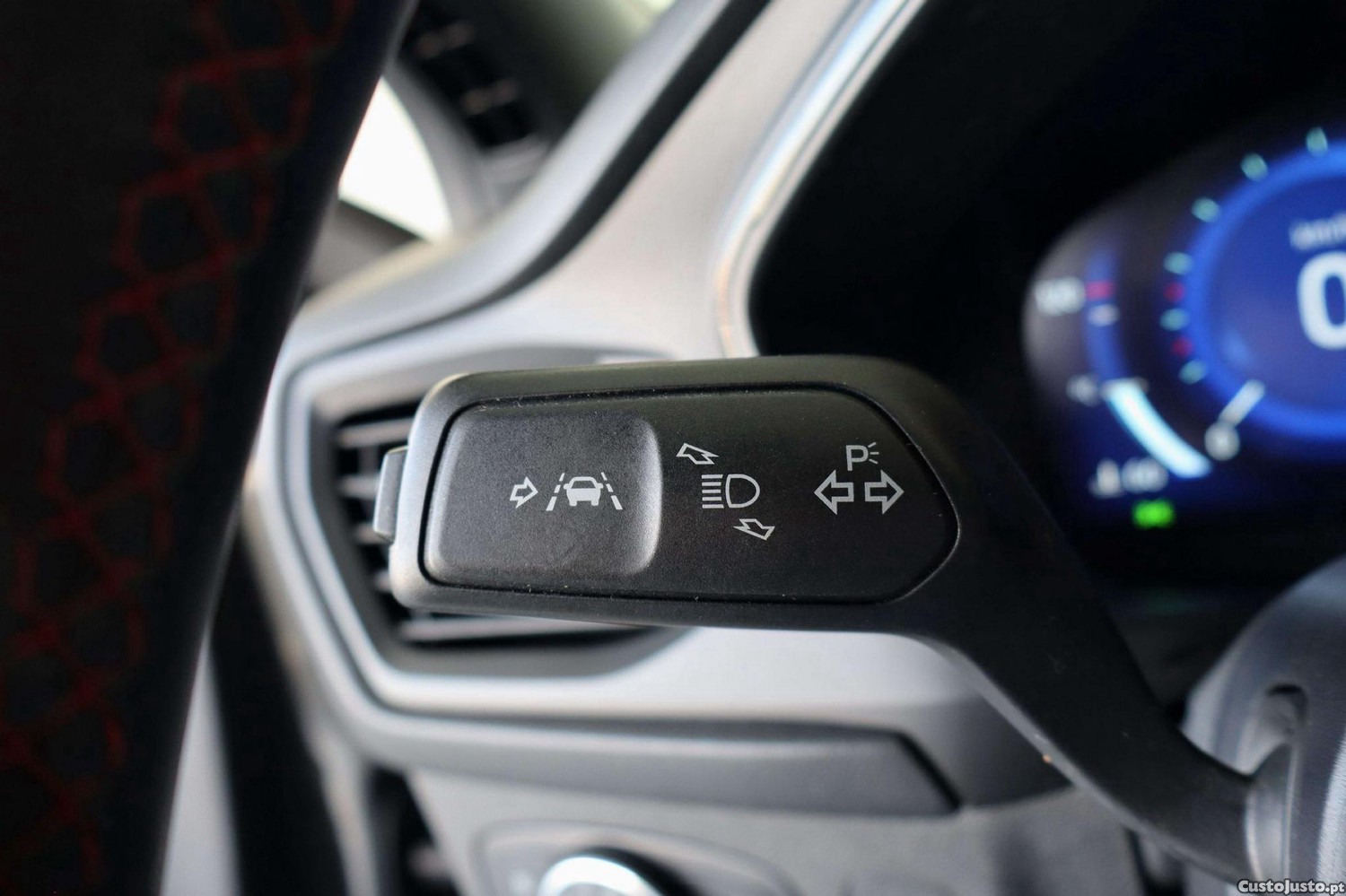 Ford Focus SW 1.0 EcoBoost MHEV ST-Line — fotografia 10
