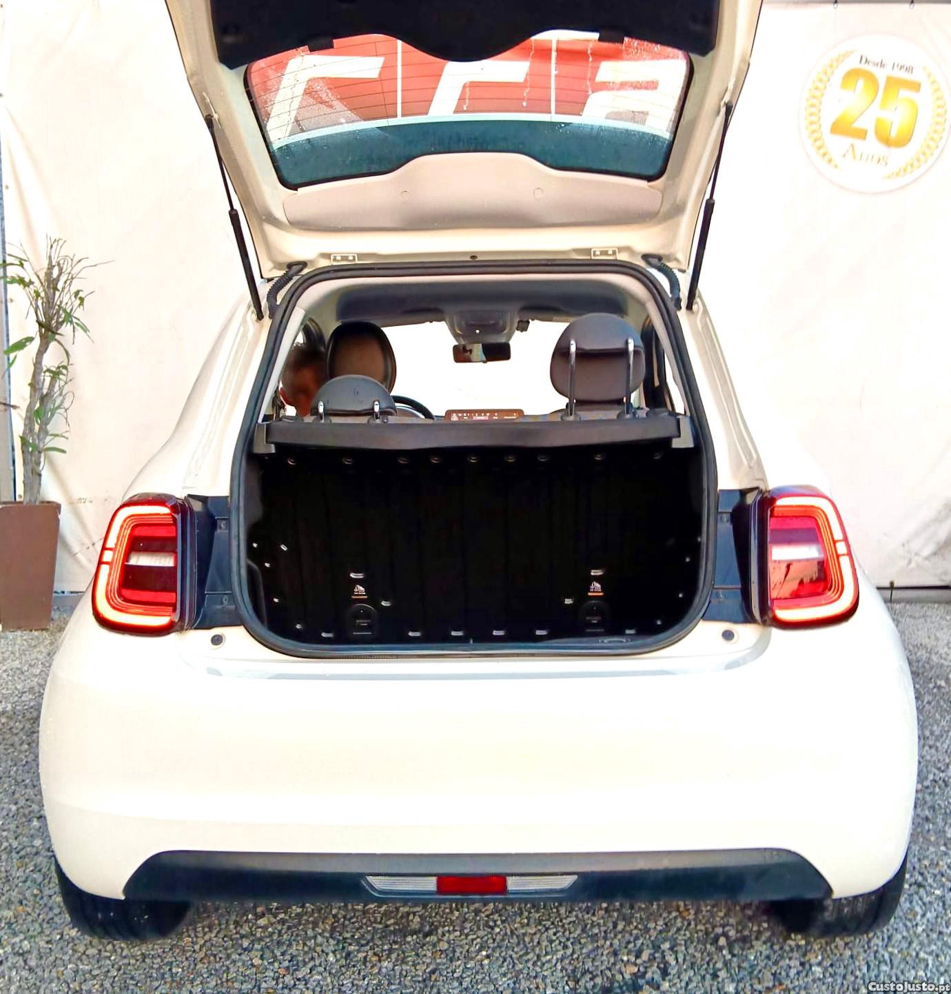 Fiat 500 e e 42kWh ICON — fotografia 11