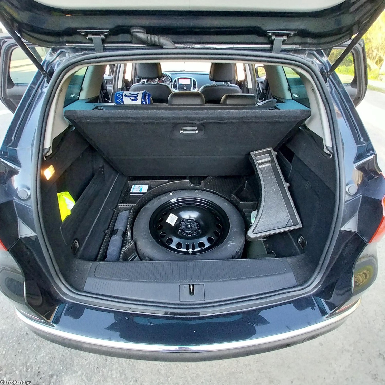 Opel Astra Sports Tourer — photo 5