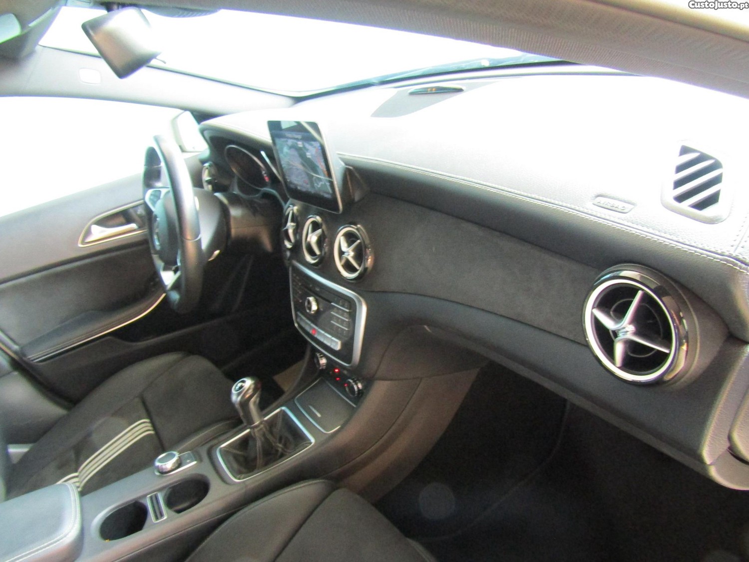 Mercedes-Benz A 180 d AMG Line — fotografia 5