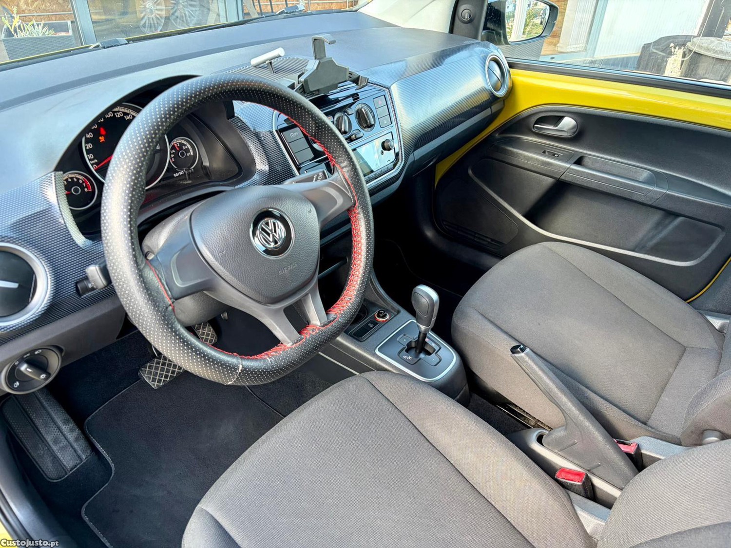 Volkswagen Up! 1.0 Automatico 69000km — fotografia 7