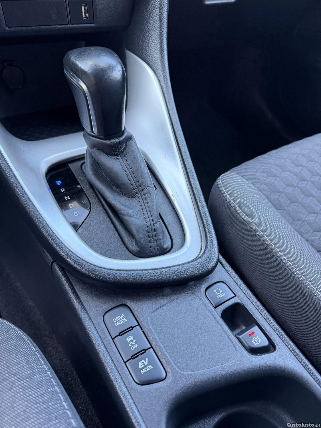 Toyota Yaris 1.5 HybridExclusive — fotografia 7