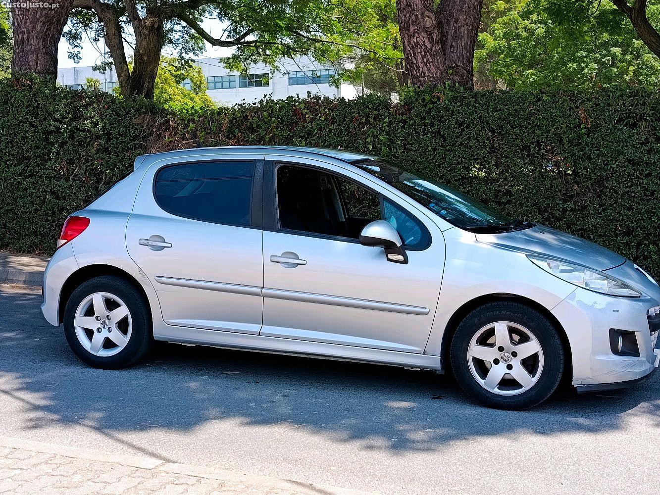 Peugeot 207 premium de 2011 a diesel nacional 240mil kms — fotografia 9