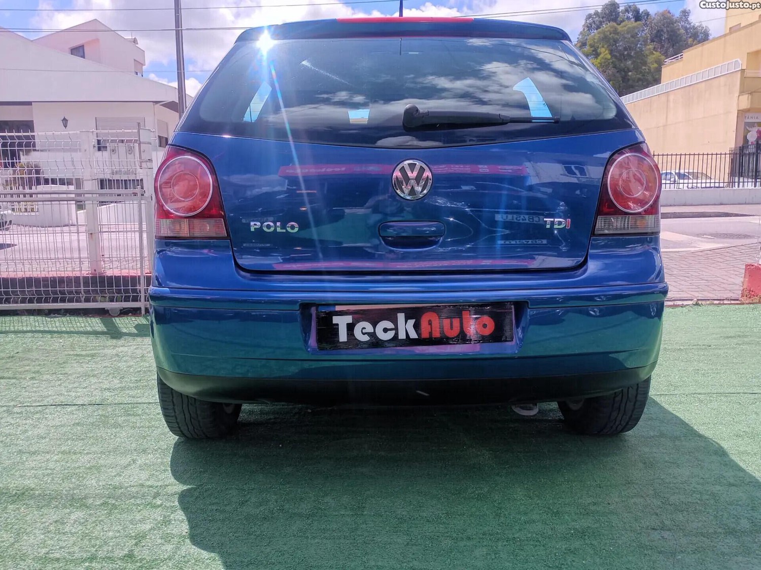 Volkswagen Polo 1.4 TDi Confortline — fotografia 9