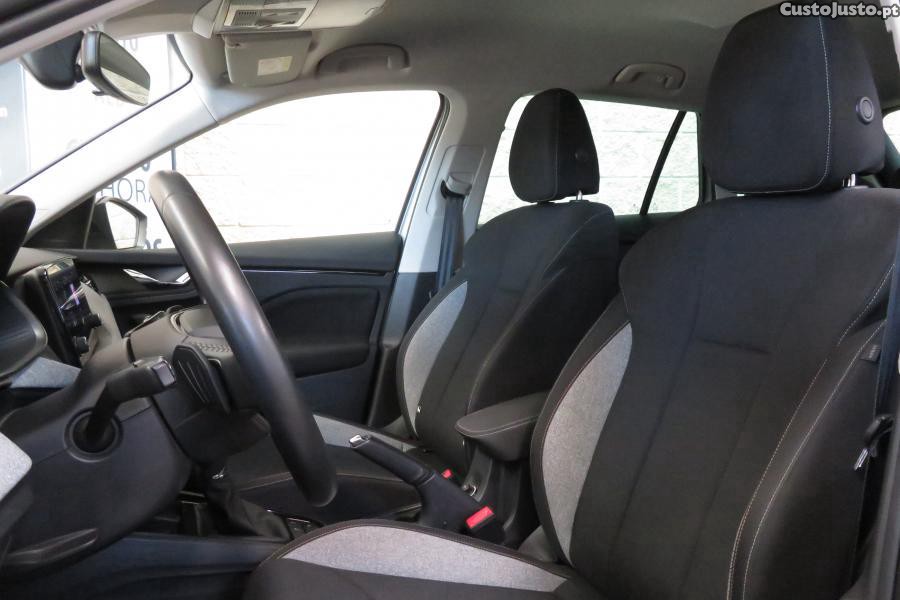 Skoda Kamiq 1.0 TSI Style DSG — fotografia 19