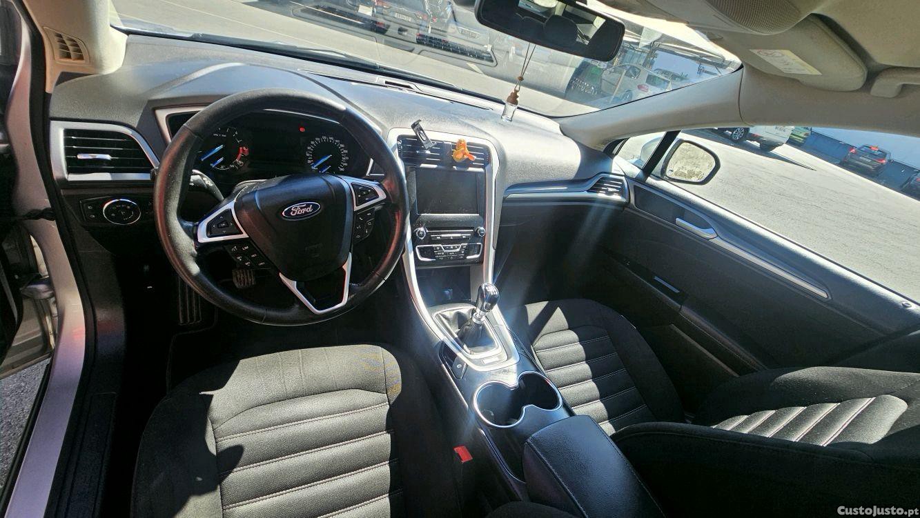 Ford Mondeo SW 1.5 TDCI — fotografia 2
