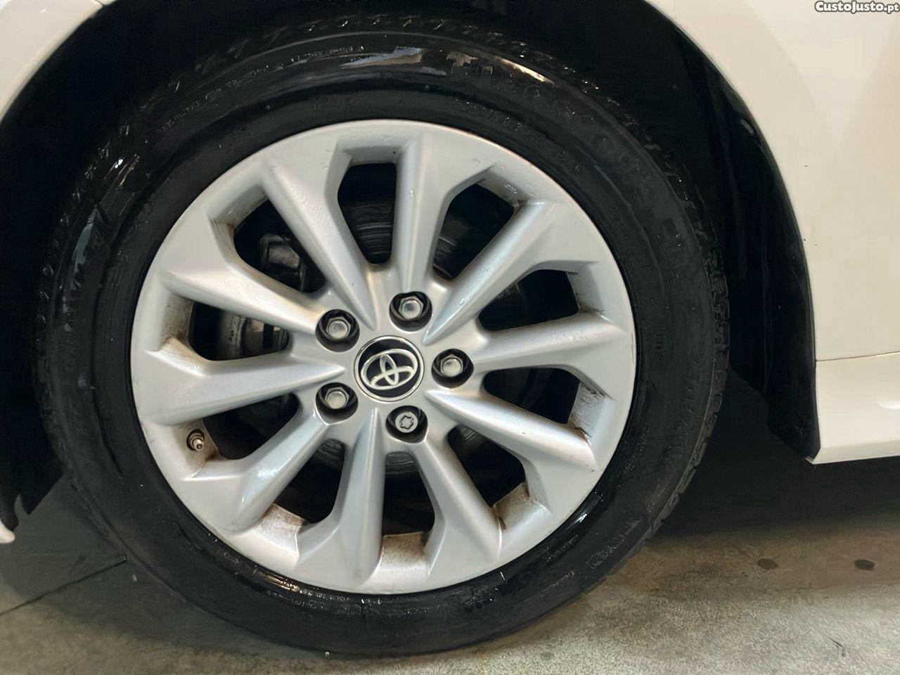 Toyota Corolla 1.5 VVT COMFORT — fotografia 8