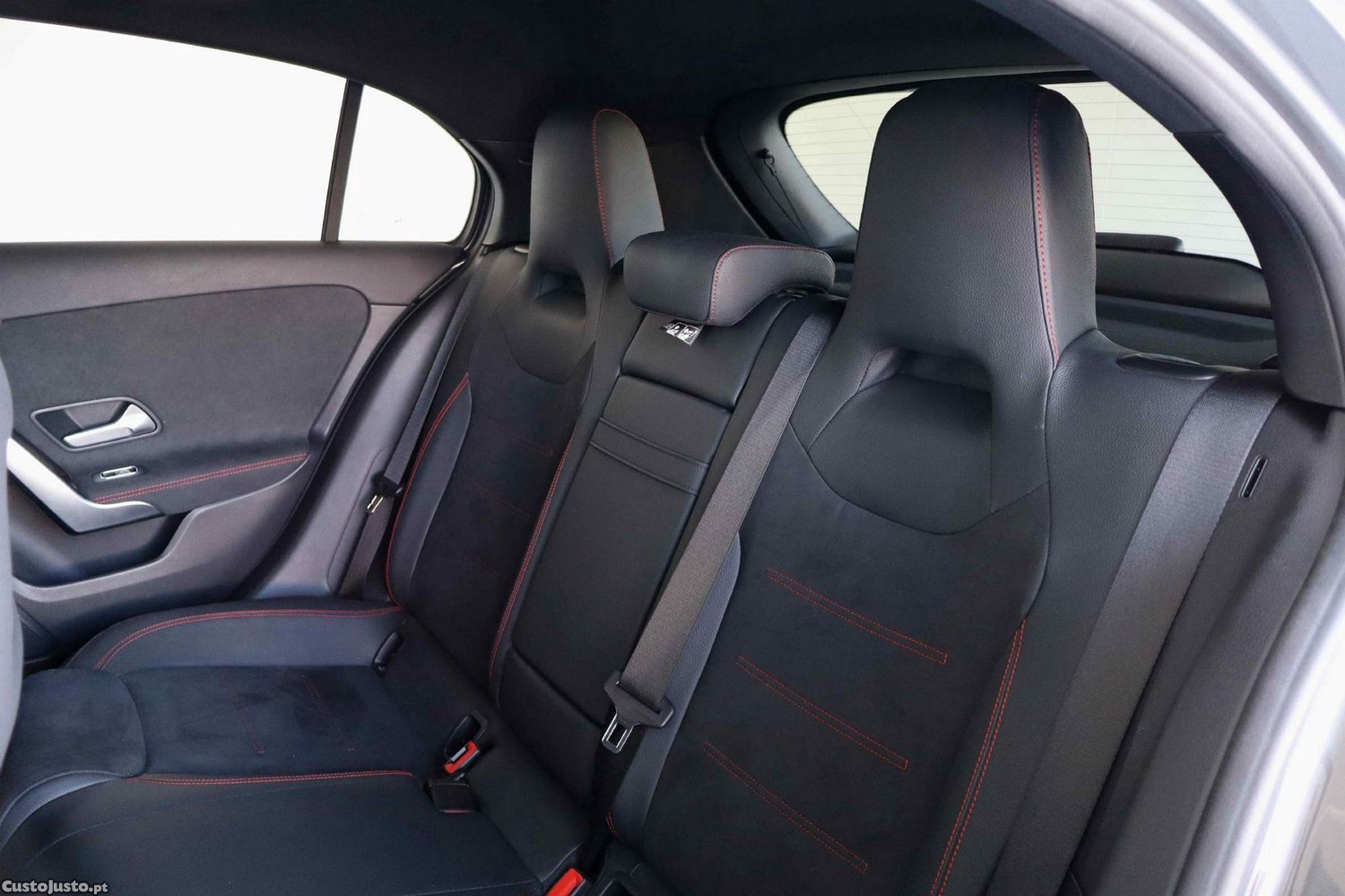 Mercedes-Benz A 180 d — fotografia 17