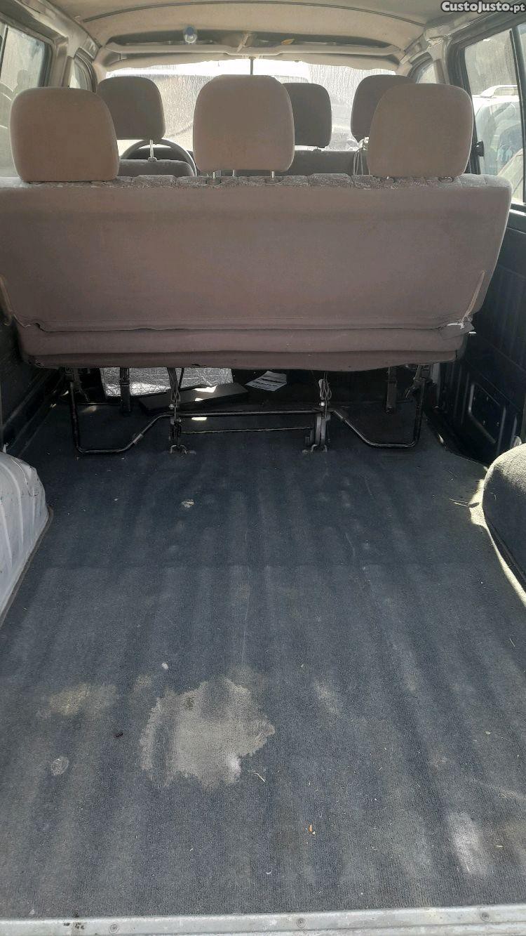 Toyota Hiace 2.5 d4d 6 lugares — fotografia 3