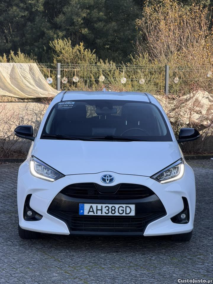 Toyota Yaris 1.5 HybridExclusive — fotografia 17