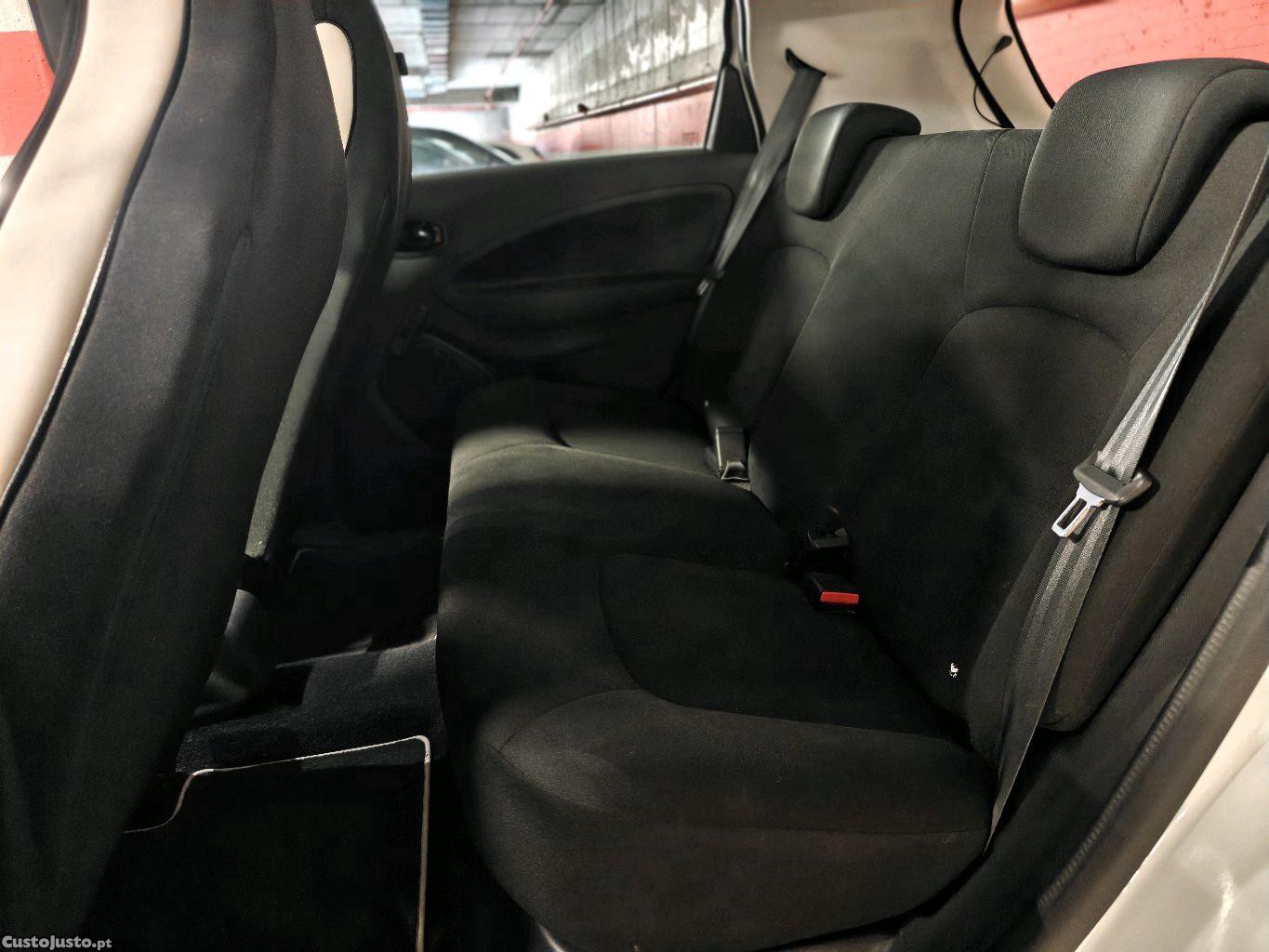 Renault Zoe R110 - 52kW - Baterias Próprias - 2020 — fotografia 4