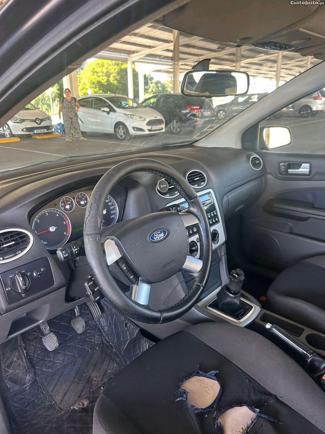 Ford Focus 1.6 TDCi — fotografia 2