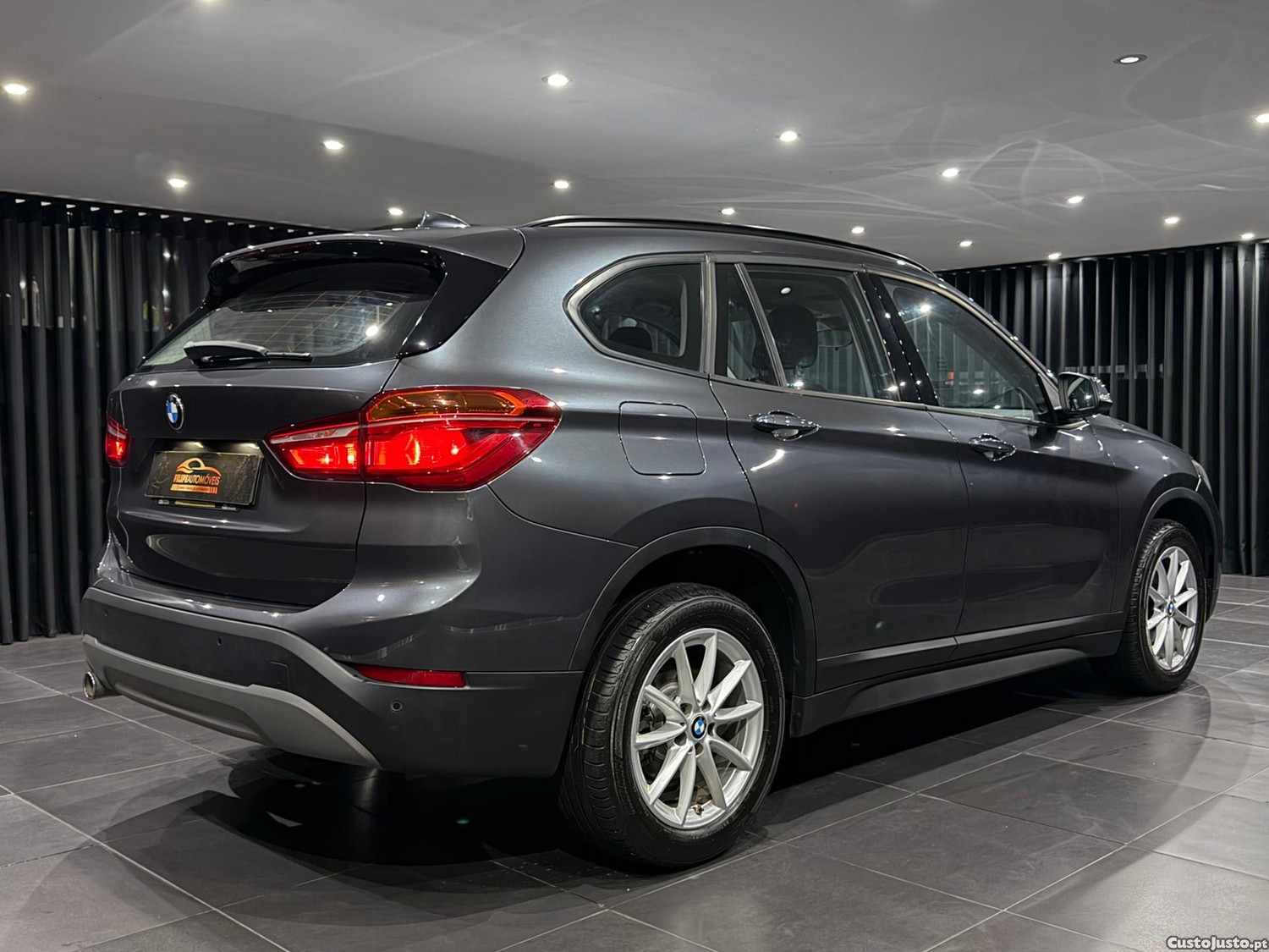 BMW X1 16 d sDrive Auto — fotografia 18