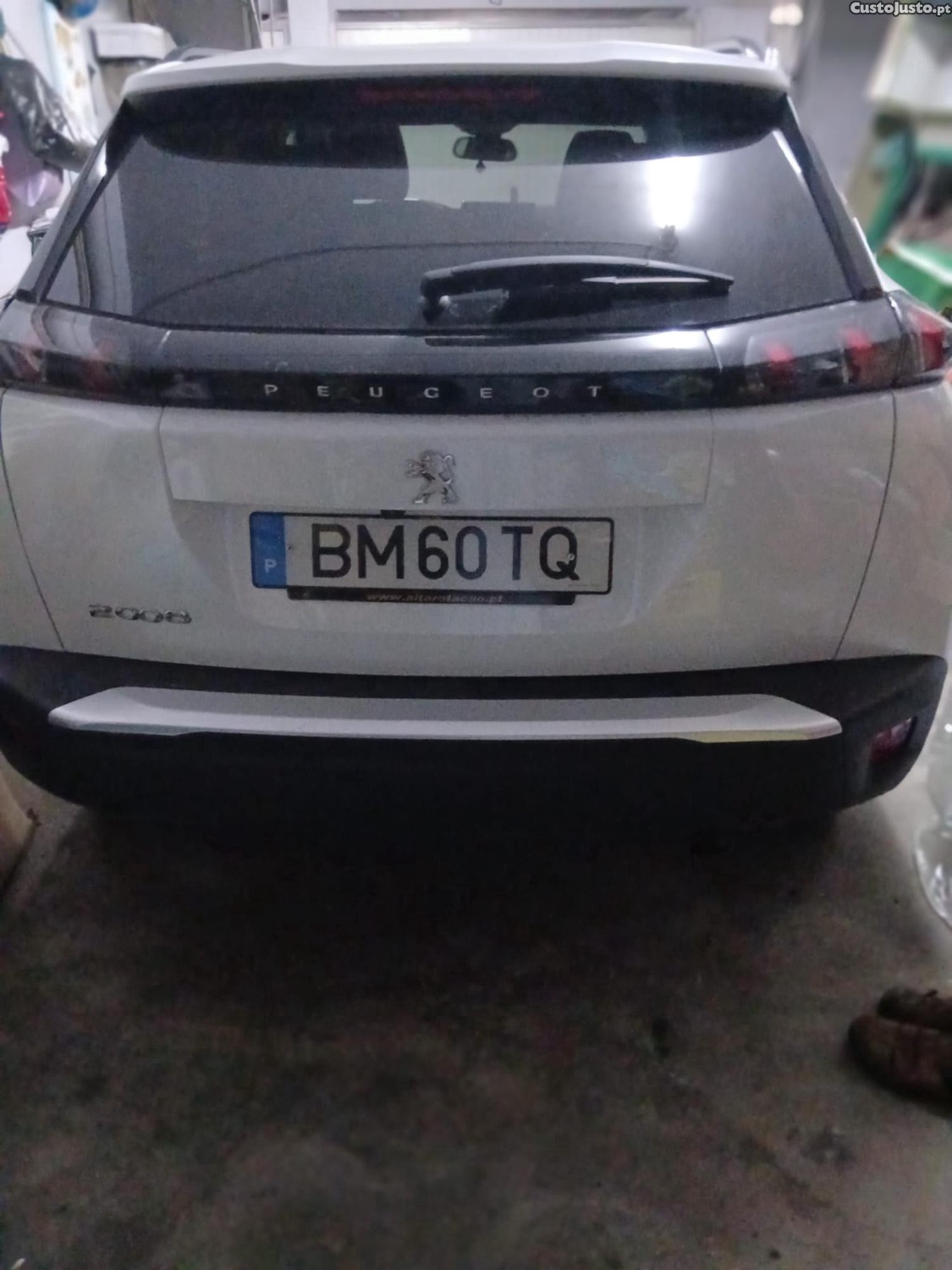 Peugeot 2008 1.2 - 21 foto 2