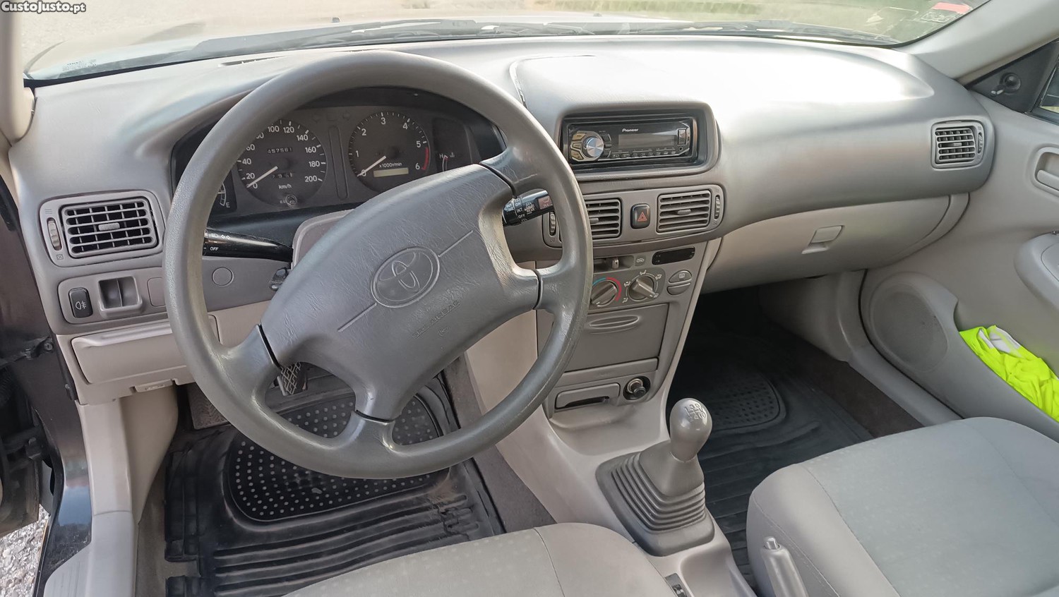 Toyota Corolla 2.0D 5 Lugares — fotografia 3