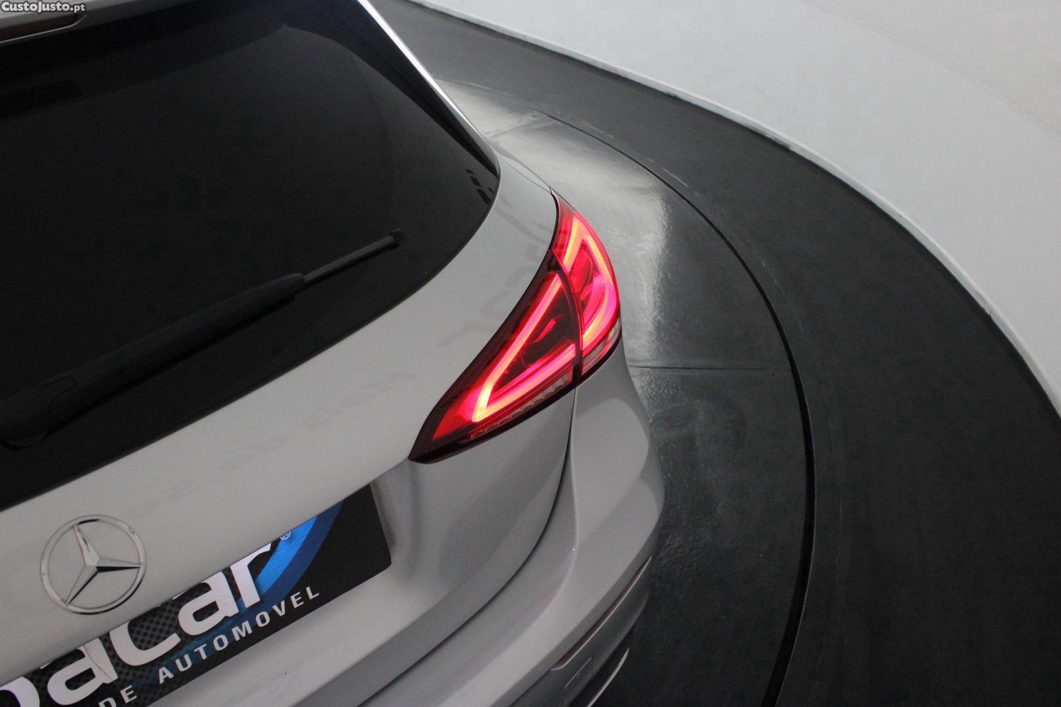 Mercedes-Benz A 250 E AMG PLUGIN (AUTO) — fotografia 4