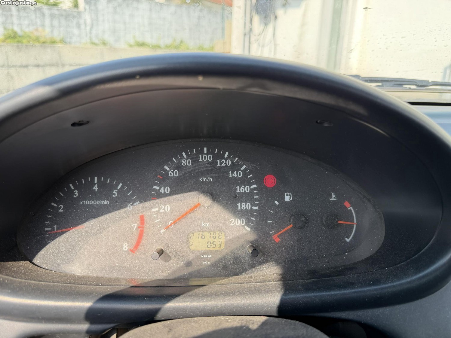Nissan Micra 1.0i — fotografia 5