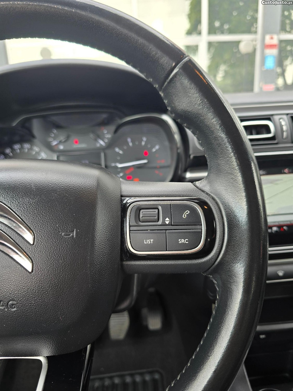Citroën C3 1.2 PureTech Shine — fotografia 9