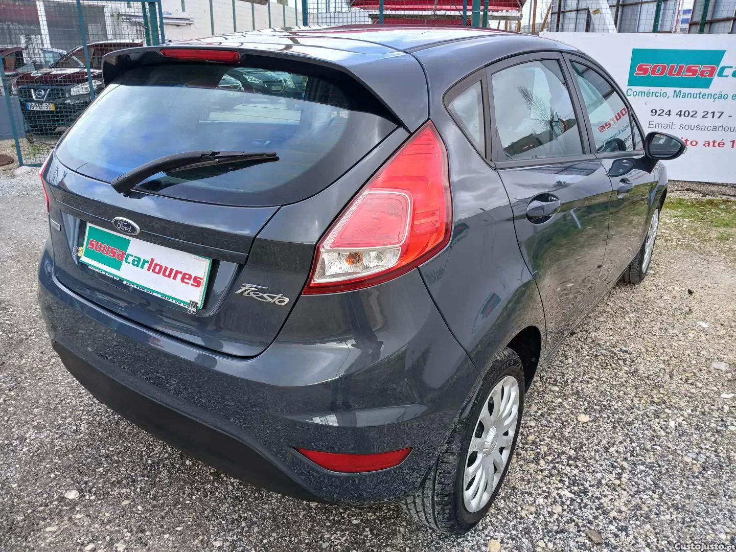 Ford Fiesta 1.5 tdci trend — fotografia 17