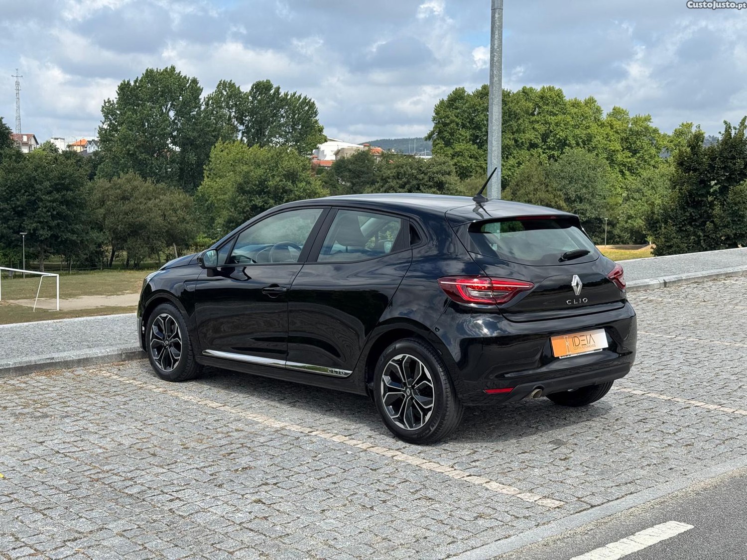 Renault Clio 1.0 TCe Intens — fotografia 5
