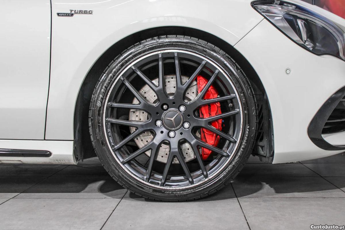 Mercedes-Benz CLA 45 AMG Shooting Brake 4-Matic — fotografia 12
